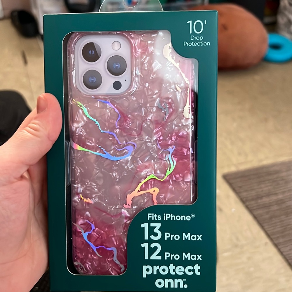 protect onn. iphone 13 and 12 pro max